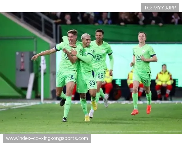 欧会杯美因茨与佛罗伦萨历次对决回顾及战术特点深度分析