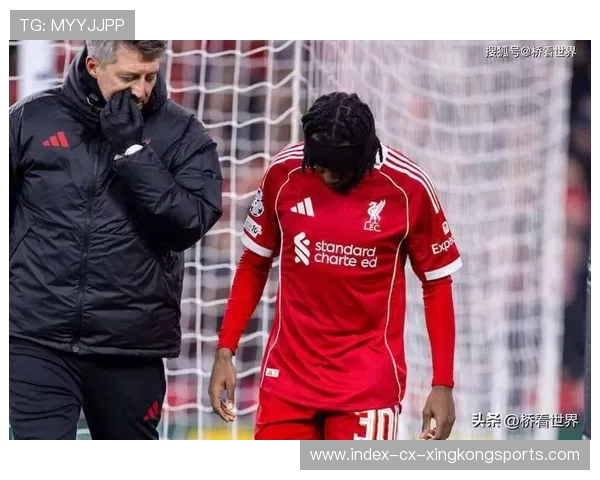 利物浦右路直塞撕开防线，配合默契见成效