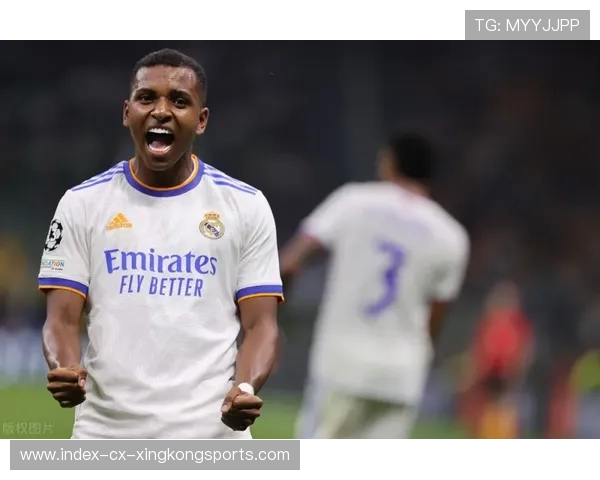 维尼修斯精准分球引发皇马全队快速前插